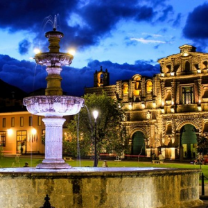 Plaza de Armas de Cajamarca de Noche